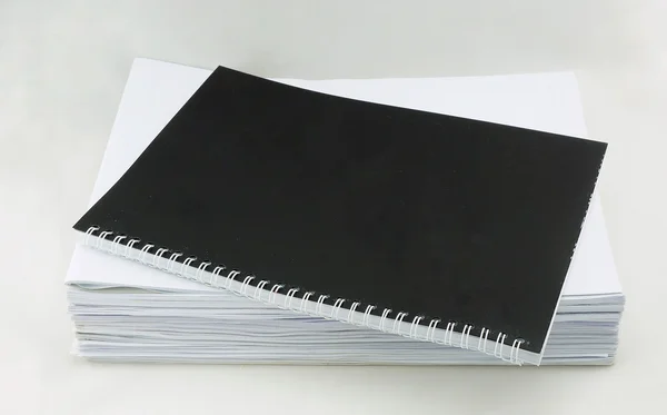 Notitieboek cover zwart en document — Stockfoto
