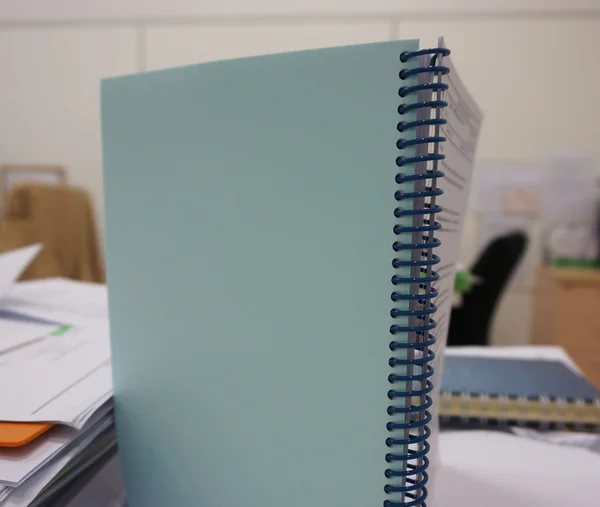 Cuaderno con espina espiral —  Fotos de Stock