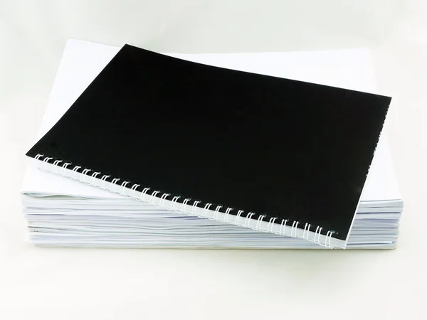 Stapel white papers — Stockfoto