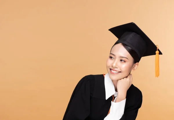 Beautiful Attractive Asian Woman Graduated Cap Gown Smile Proud Happiness — Stock Photo, Image