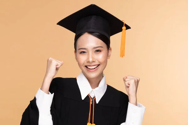 Beautiful Attractive Asian Woman Graduate Cap Dress Smile Pride Happiness — Stok Foto