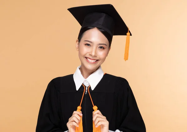 Beautiful Attractive Asian Woman Graduate Cap Dress Smile Pride Happiness — Stok Foto