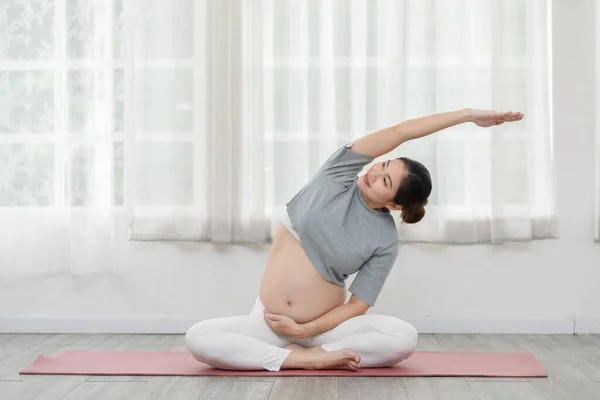 Happy Calm Donna Incinta Sedersi Tappetino Yoga Stretching Warm Pratica — Foto Stock