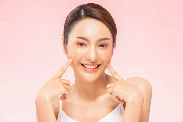 Joven Hermosa Mujer Asiática Sonrisa Tocando Mejilla Suave Con Piel — Foto de Stock