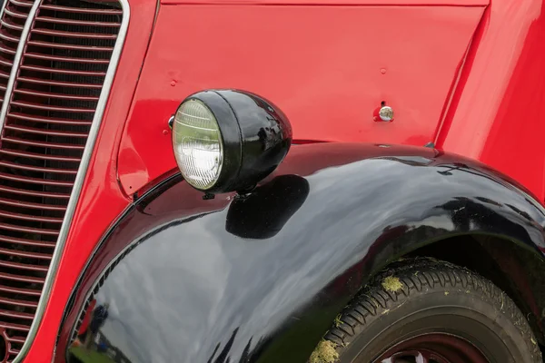 Vintage coche rojo —  Fotos de Stock