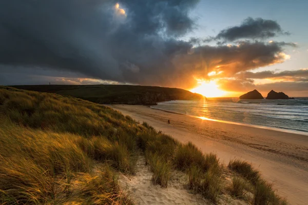 Holywell Bay günbatımı — Stok fotoğraf