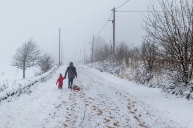 Yollar karla kaplı, Yorkshire UK