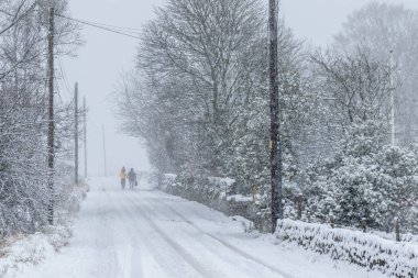 Yollar karla kaplı, Yorkshire UK