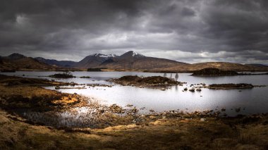 Rannoch Moor manzarası, İskoçya Dağları, İngiltere.