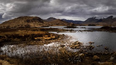Rannoch Moor manzarası, İskoçya Dağları, İngiltere.