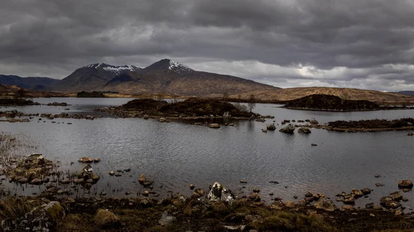 Rannoch Moor manzarası, İskoçya Dağları, İngiltere.