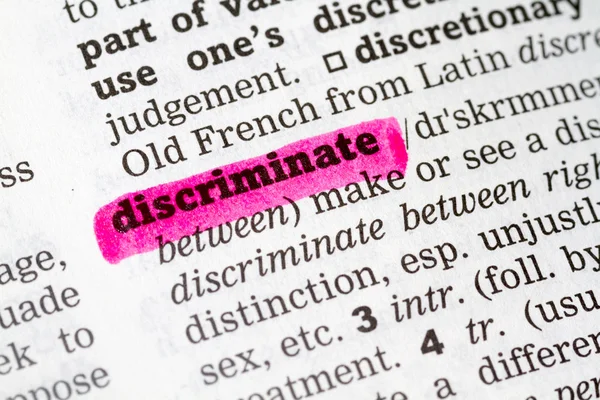 Словниковим визначенням дискримінації — стокове фото