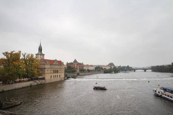 Vicino al fiume a Praga — Foto Stock