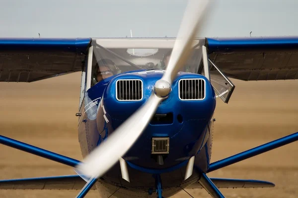 Kleine propeller vliegtuig — Stockfoto