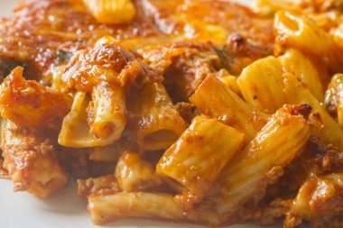 Bolognese makarna eritmek