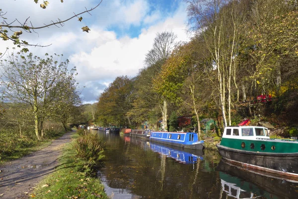 Herbst auf dem Kanal — Stockfoto