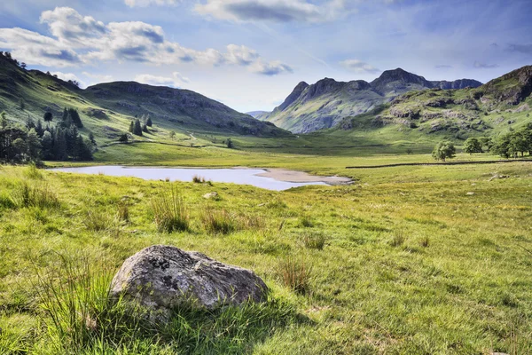 Blea tarn no distrito do lago — Fotografia de Stock