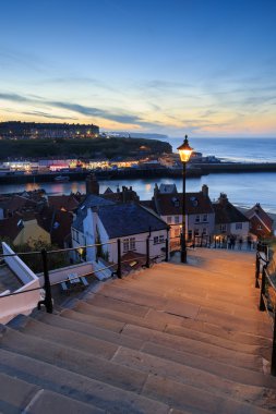199 adımları whitby günbatımı