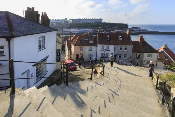 Uitzicht vanaf de 199 stappen whitby — Stockfoto