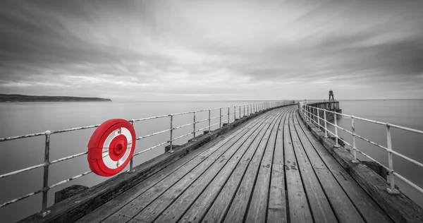 Whitby Pier Reino Unido —  Fotos de Stock