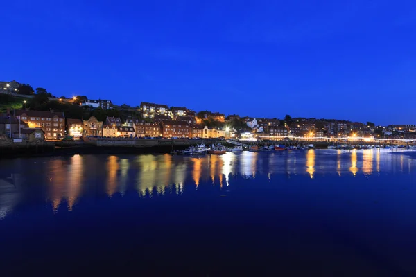 Lange belichtingstijd shot van Whitby — Stockfoto