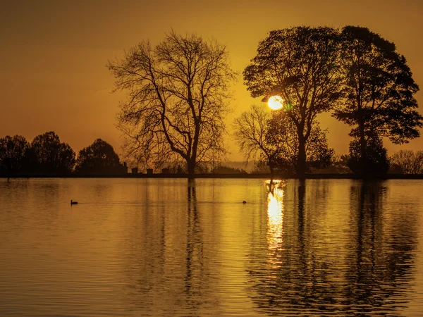 Salida del sol Lago Yorkshire — Foto de Stock