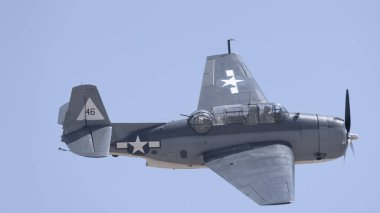 Chino / CA 'daki' Şöhret Uçakları 'havaalanındaki havaalanında bir savaş uçağı görüntüsü.