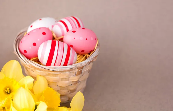 Basket Easter Eggs Stands Beige Background Flowers Daffodils Concept Holiday — Stock Photo, Image