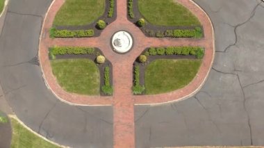 Pen Ryn Malikanesi, 275 yılı aşkın süredir Delaware Nehri 'nin kıyılarını şereflendiren tarihi nehir kenarı malikanesi Belle Voir Malikanesi' nin liman kenarı etkinliklerine ev sahipliği yapıyor..