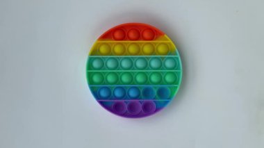 Popit 'in Durdurma Hareketi Canlandırması basınca dönüşür