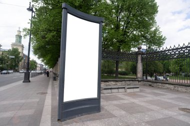 Reklam posterleri için dikey reklam panosu yüksek maketi