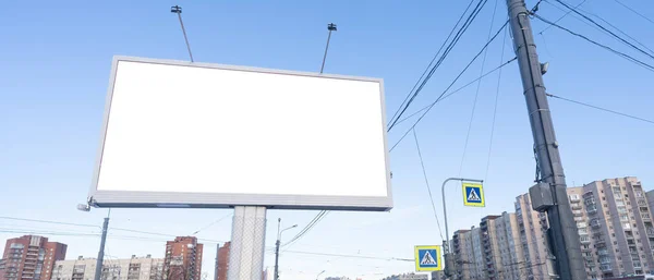 Μακέτα Οθόνης Billboard Για Διαφήμιση Στο Φόντο Του Ουρανού — Φωτογραφία Αρχείου
