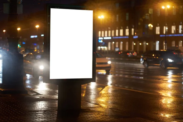 Reklam Panosu Işık Afişi Reklam Şehri Gece Karanlığında Parlıyor Reklamcılık — Stok fotoğraf
