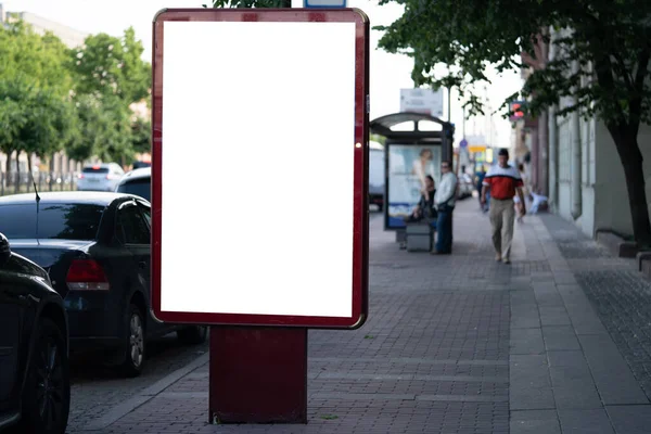 Διαφήμιση Mockup Για Διαφήμιση Τοποθέτηση Στο Δρόμο Θολή Ανθρώπους — Φωτογραφία Αρχείου