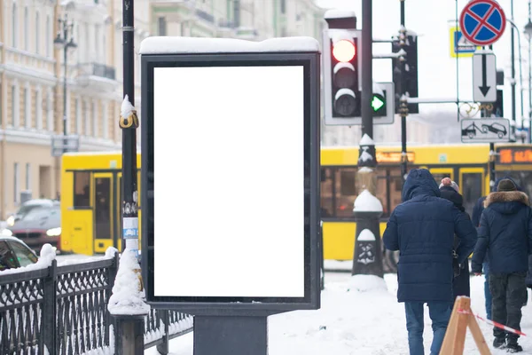 Μακέτα Υπαίθριων Διαφημίσεων Στο Δρόμο Μιας Χειμερινής Πόλης Κάτω Από — Φωτογραφία Αρχείου