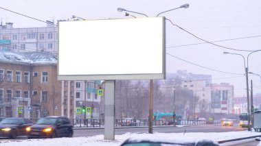 Reklam panosu maketi. Sokaklarda promosyon afişi.