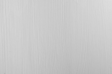 Boya şeritleriyle boyanmış beyaz duvar