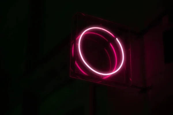 Runde Leuchtreklame Die Nachts Leuchtet Kreisschild — Stockfoto