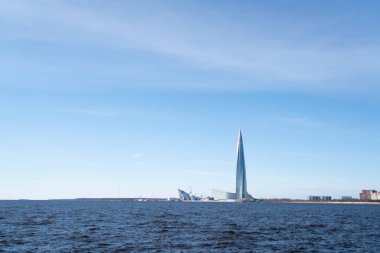 St. Petersburg 'da yeni cam kule 