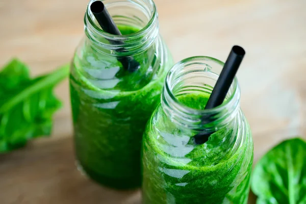 Grüne Smoothie-Flaschen — Stockfoto
