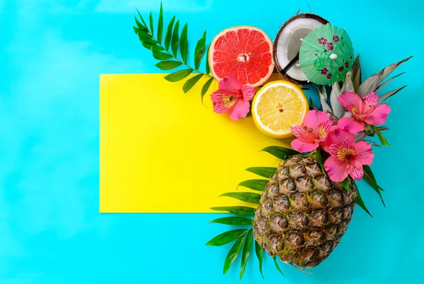 Frutas tropicais de verão — Fotografia de Stock