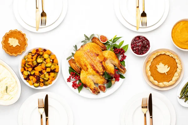추수감사절 축하식 식탁에는 전통적 음식이 차려져 내려다보면 — 스톡 사진