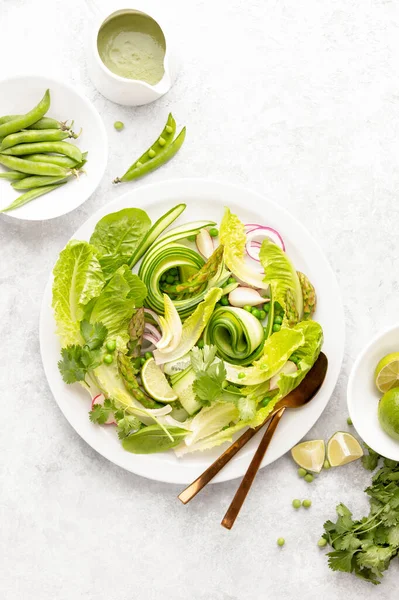 Vegan Desintoxicação Salada Verde Com Molho Abacate Vista Cima — Fotografia de Stock