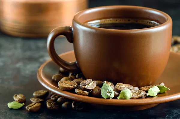 Tasse Kaffee mit Kardamom — Stockfoto