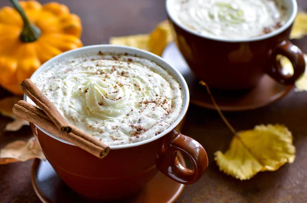 Latte aux épices à la citrouille — Photo