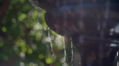 İşlemci. Çeşmeden akan suyu kapat.