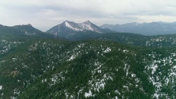 Aeriellt Utsikt Över Bergen Vinterdagen — Stockvideo