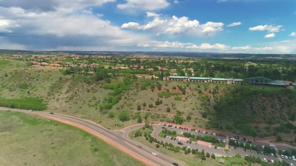 Aerial Çorak Arazide Townscape — Stok video