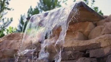 Küçük şelale yakın çekim