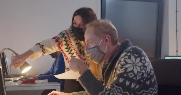 People Face Masks Working Office Night — Stock Video